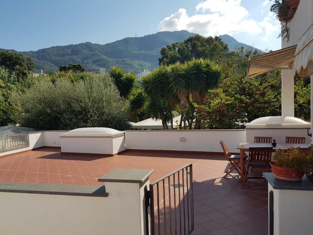 La Terrazza Dell^Ippocampo #Seaview Apartment Искья Экстерьер фото